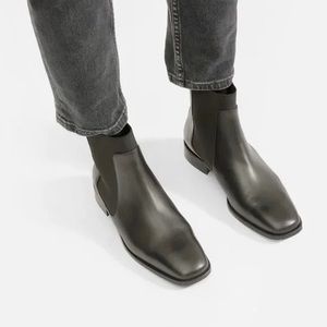 EVERLANE Square Toe Chelsea Boots